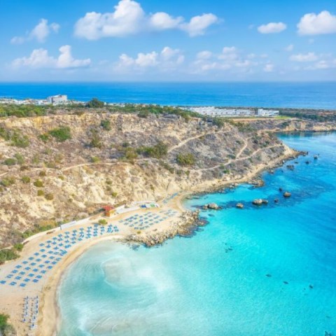 ciprus-strand-tura-konnos